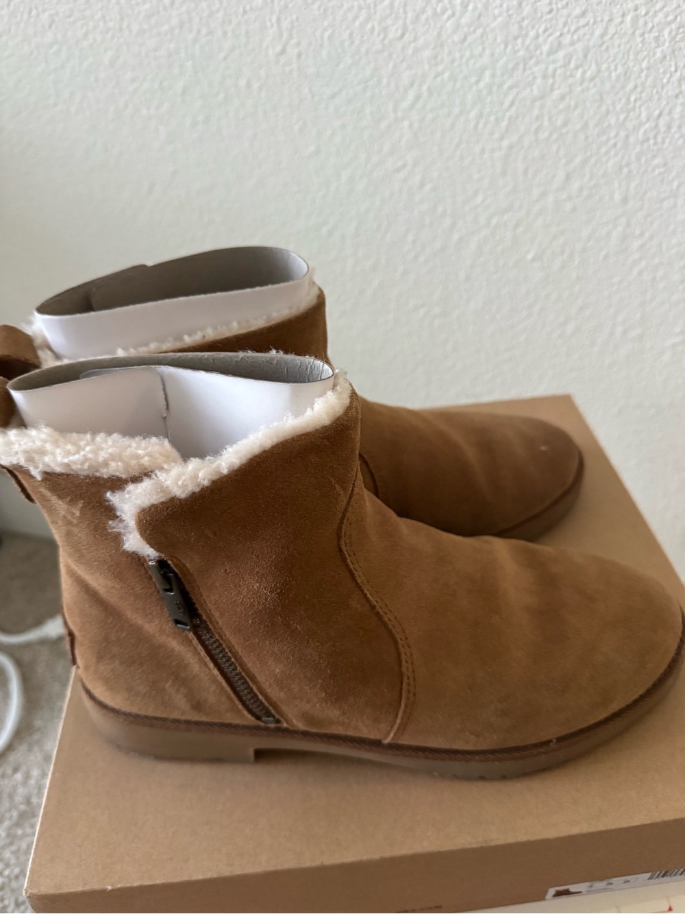 Ugg zip boots in chestnut